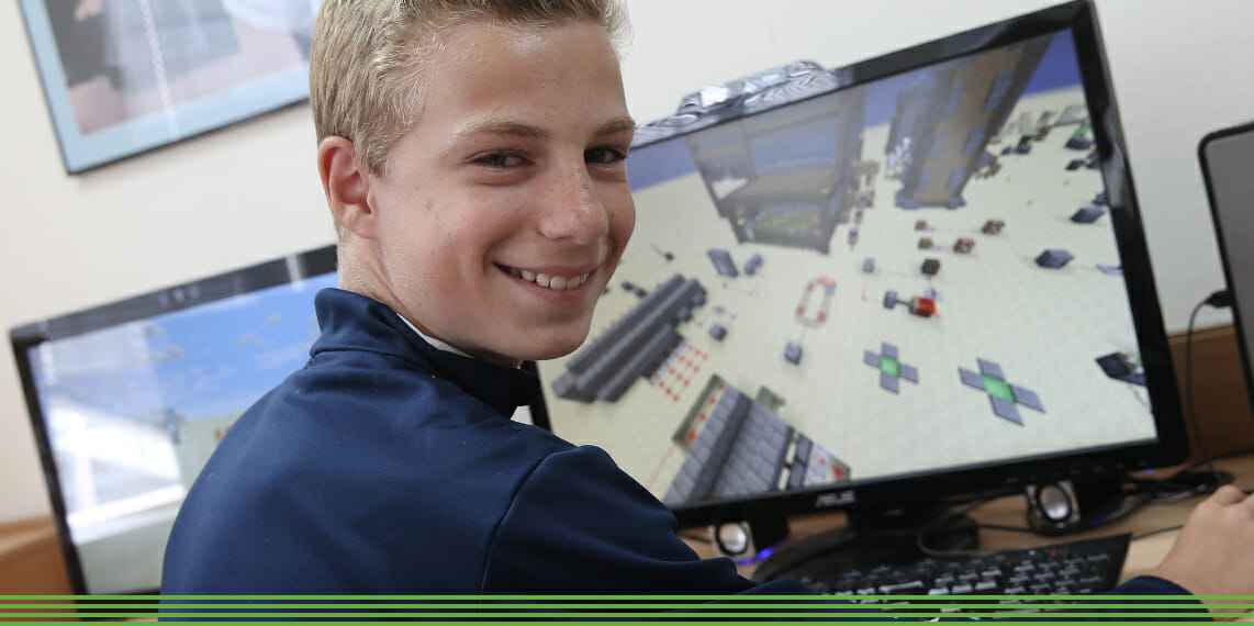 Which Programming Language is Minecraft Made in - DaySaver